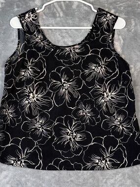 Croft & Barrow Black White Floral Tank Top Sleeveless Lightweight Classic Size S
